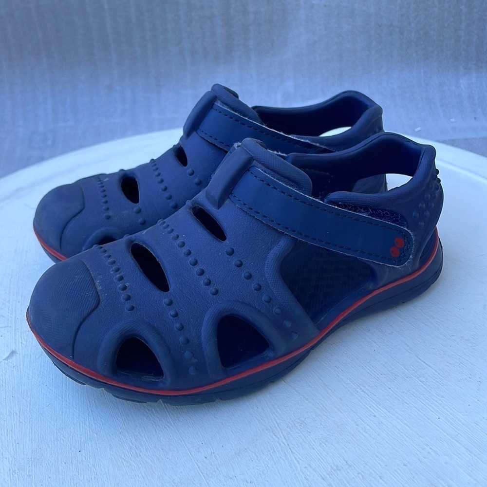Surprize Stride Rite Fargo Little Boys Land & Water Navy Blue Sandals Size 10